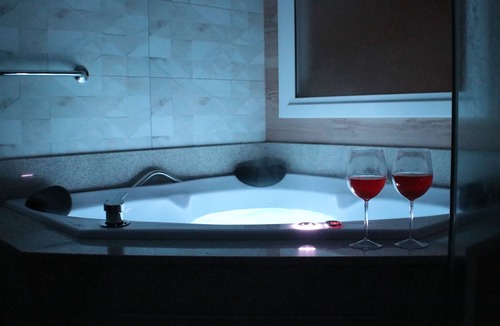 Centro Apartment | APARTMENT WITH JACUZZI IN BORGES