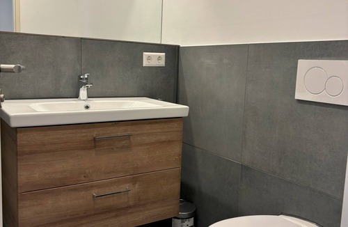 Leimen Apartment | Apartment with kitchen and bathroom