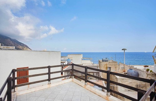 Marettimo Apartment | Apartment with large terrace