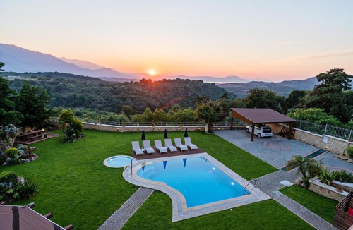 Kaloniktis Apartment | Apartment with one bedroom in Palelimnos with shared pool enclosed garden and WiFi 14 km from the beach