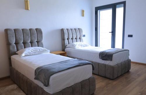 Harhoura Apartment | Apartment with pool and sea view 300 m from beach