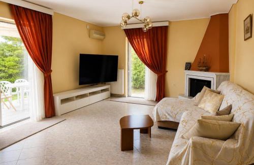 Chalandri Apartment | Apartment with private garden - Chalandri, Athens