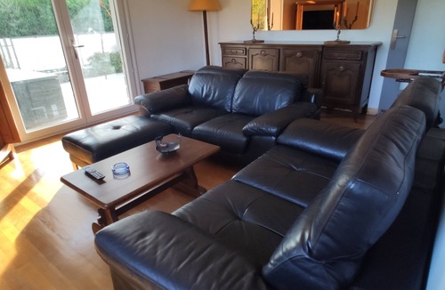 Privas Apartment | Apartment with private terrace, in the country and in the city at the same time.