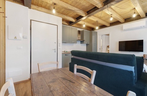 Rossiglione Apartment | Apartment with River View Bedroom