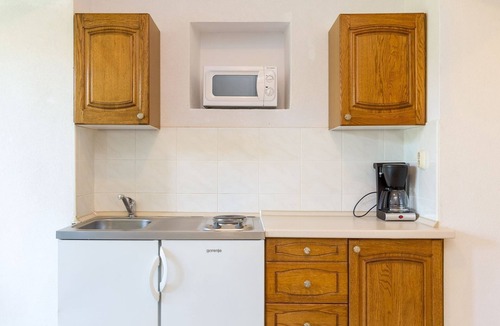 Medulin Apartment | Apartment with separate entrance and pool