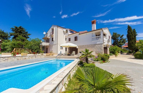 Medulin Apartment | Apartment with separate entrance and pool