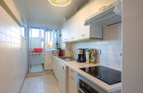 Marbella Seafront Promenade Apartment | Apartment with Shared Pool, Sea View, Wi-Fi and Air Conditioning