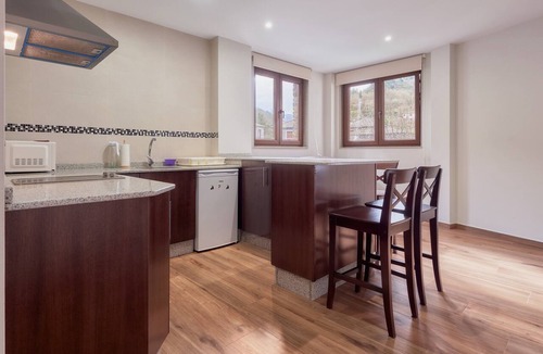 Cecos Apartment | Apartment with Shared Garden and WIFI Valle del Ibias 1 Left