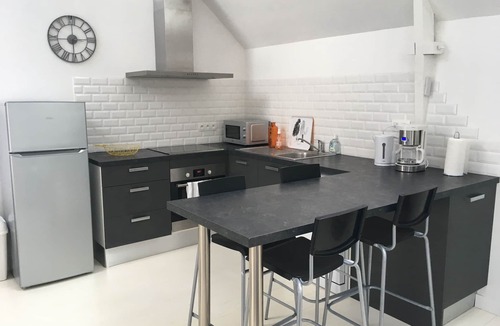 Arradon Apartment | Apartment with small garden in stone house