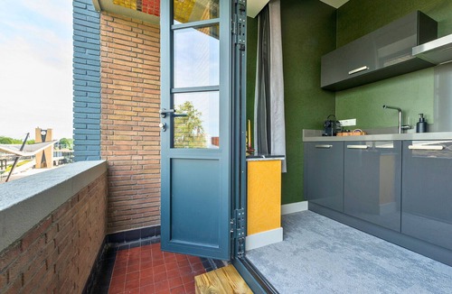 Centrum Apartment | Apartment with smart TV, private kitchen, and designer bathroom located in the heart of Tilburg.