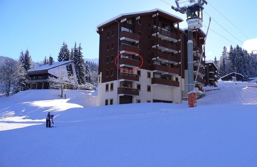 Les Esserts Apartment | Apartment with three genuine bedrooms within 2 mins walk of the main lift