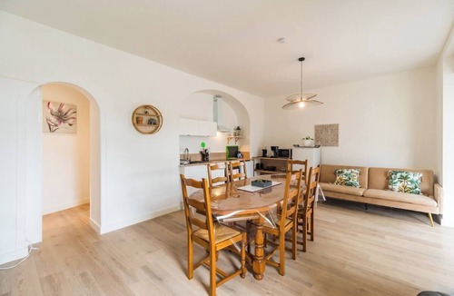 Guingamp Apartment | Apartment with veranda and 3 bedrooms in Guingamp