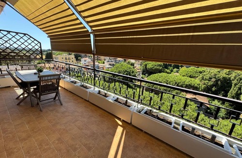 Zona LIII Tomba di Nerone Apartment | Apartment with whirlpool shower tub, well connected to the center of Rome.