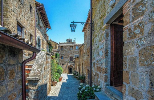 Bagnoregio House | Apartment Within Civita di Bagnoregio's Walls