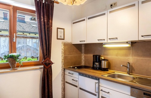 Mittenwald Apartment | Apartment 'Wohnung 2' with Mountain View, Balcony and Wi-Fi