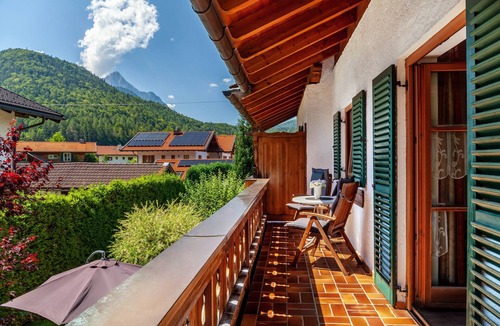 Mittenwald Apartment | Apartment 'Wohnung 2' with Mountain View, Balcony and Wi-Fi