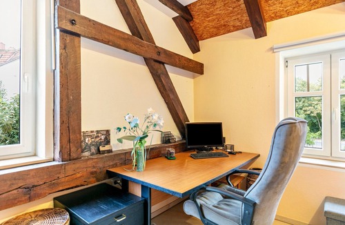Zeuthen Apartment | Apartment 'Wohnung Am Stadtrand Im Grünen' with Private Terrace, Private Garden and Wi-Fi