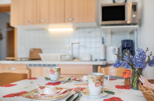 Satow Apartment | Apartment 'Zur Eule - Steinkauz' with Shared Terrace, Shared Garden and Wi-Fi