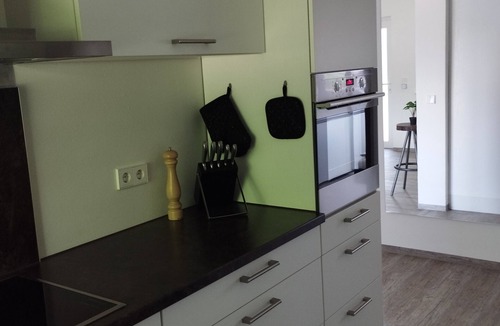 Oppenreute Apartment | Apartment 'Zur Dicken Berta' with Balcony and Wi-Fi