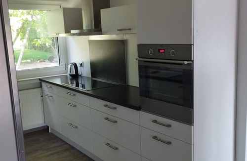 Oppenreute Apartment | Apartment 'Zur Dicken Berta' with Balcony and Wi-Fi