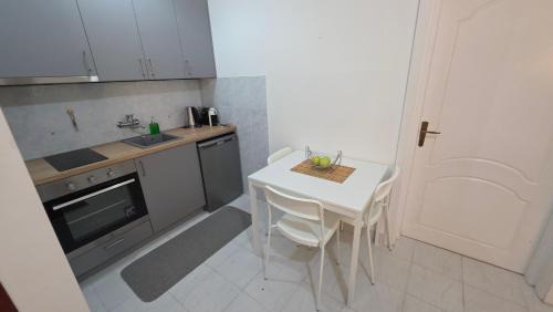 Dobrota Apartment | Apartments 101