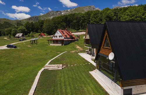 Virak Cabin | Apartments CENTER OF THE WORLD