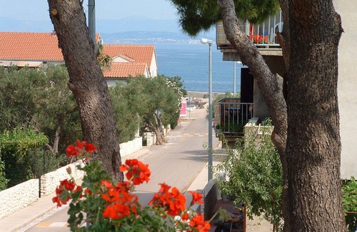 Mirce Apartment | Apartments Dinka (10225-A1) - Mirca - island Brac