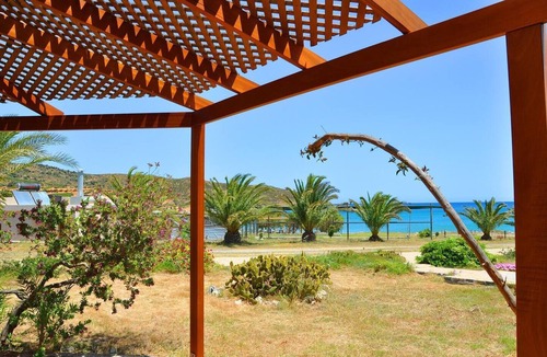 Vigla Apartment | Apartments directly on the beach of Kourmenos
