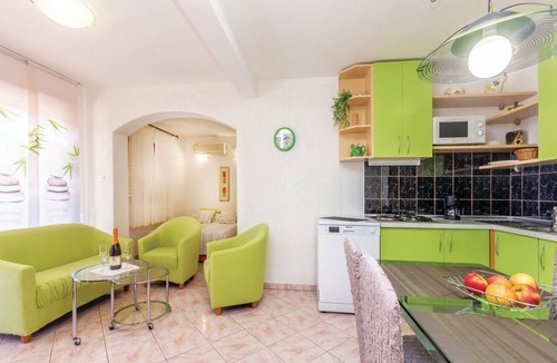 Cesarica Apartment | Apartments Ivni