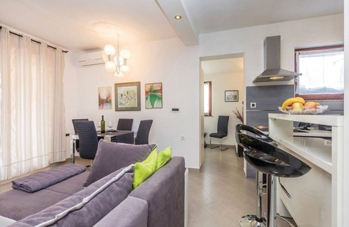Cesarica Apartment | Apartments Ivni