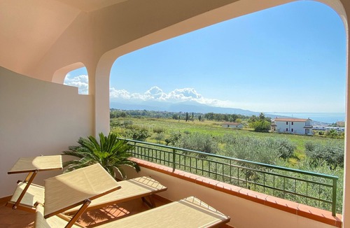 Scalea Apartment | Apartments on a spacious estate with dream views (M)