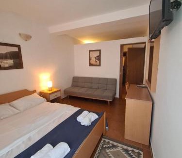 Maini Apartment | Apartments Tamara