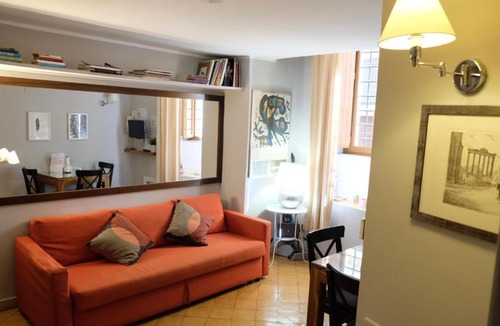 Rione VII Regola Apartment | Apartments Via Giulia