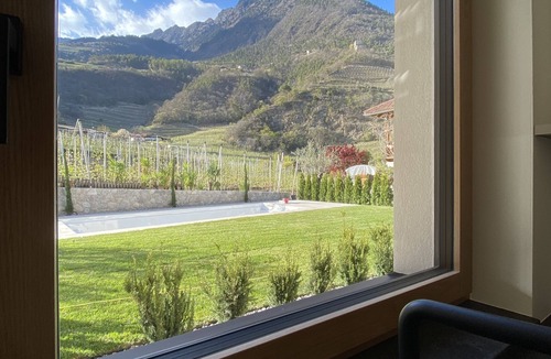 Lagundo Apartment | Apartsuites Rosengarten: luxury apartment with private infrared sauna and pool