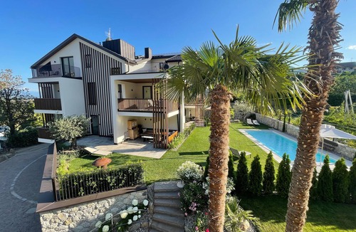 Lagundo Apartment | Apartsuites Rosengarten: luxury apartment with private infrared sauna and pool
