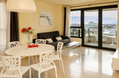 Penya-roja Apartment | ApartUP Blue Opera View