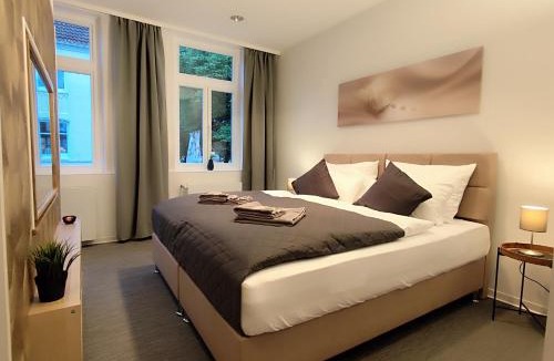 Celle Apartment | ApartZ - Celle Altstadt - bis 9 Personen Ideal für Familien und Gruppen, 3 SZ, 2 Bäder, Infrarotsauna, 1 Parkplatz buchbar, Dachterrasse - BRIGHT Collection