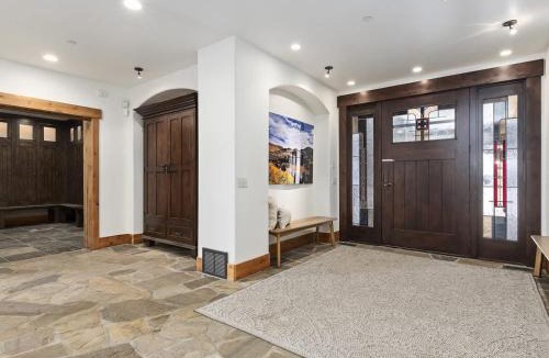 Salt Lake Mountain Resorts Ski Chalet | Apex Lodge - Solitude Resort 5BR with Hot Tub