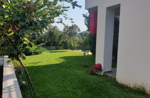 Nea Iraklitsa Apartment | Aphrodites House