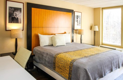 Winchester Hotel | APM Inn & Suites