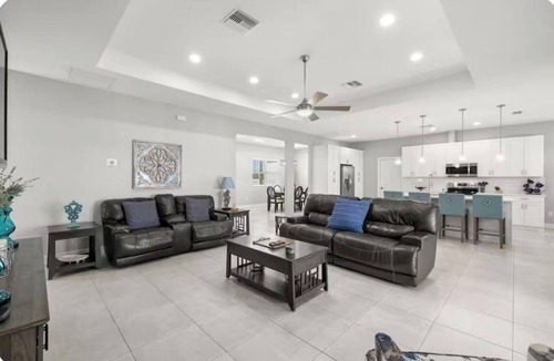 Apollo Beach House | Apollo Beach Gem