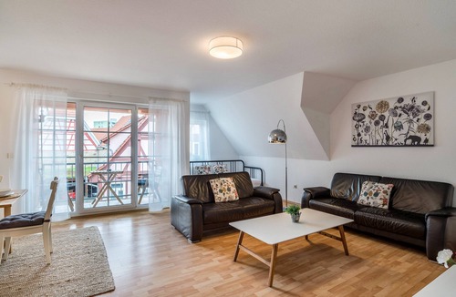 Oberderdingen Apartment | Aposto Apartment 3 with Balcony and Wi-Fi