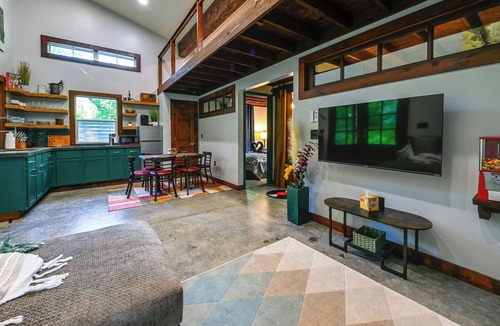 Mount Vernon Cottage | Appalachian Cabin Haven! Gateway to Lake Linville!