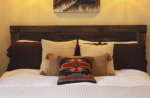Berkeley Springs Bed & Breakfast | Appalachian Suite In Town!- Inside Grand Castalian Inn Bed and Breakfast