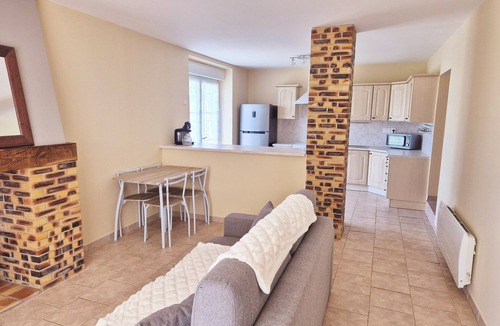 Brigueuil Apartment | Apparently T2