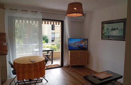 Boulouris-sur-Mer Apartment | Appart à deux pas de la plage Boulouris St Raphael
