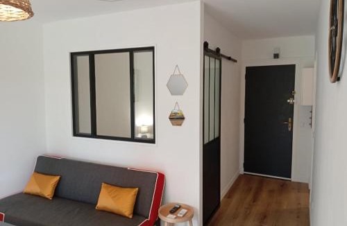 Boulouris-sur-Mer Apartment | Appart à deux pas de la plage Boulouris St Raphael