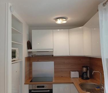 Boulouris-sur-Mer Apartment | Appart à deux pas de la plage Boulouris St Raphael