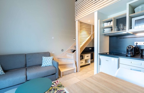 Cabries Hotel | Appart'hôtel Kyriad Résidence Cabriès - Plan de Campagne