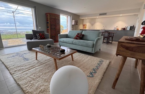 Ollioules Apartment | Appart heights of Ollioules in magnificent house, exceptional sea view